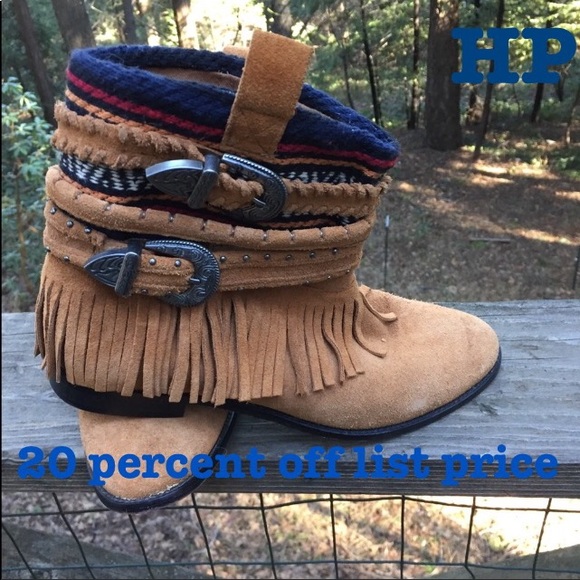 Zara Shoes - Zara western style low boots